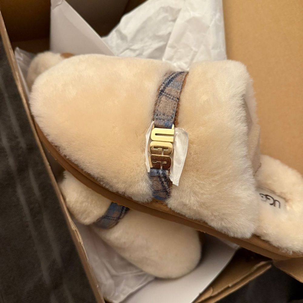 UGG Cream Fluffy Slippers with Gold Accent